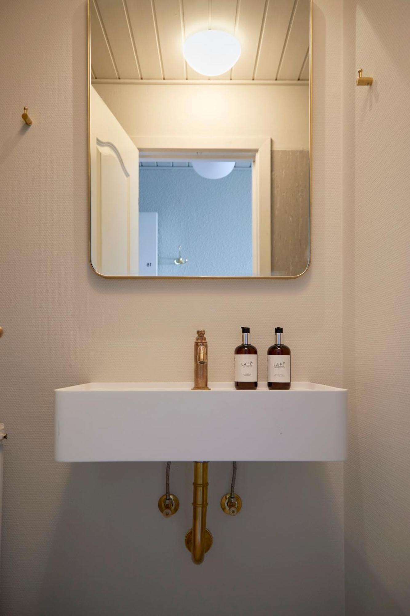 Hotel Kysten Hasle Bagian luar foto