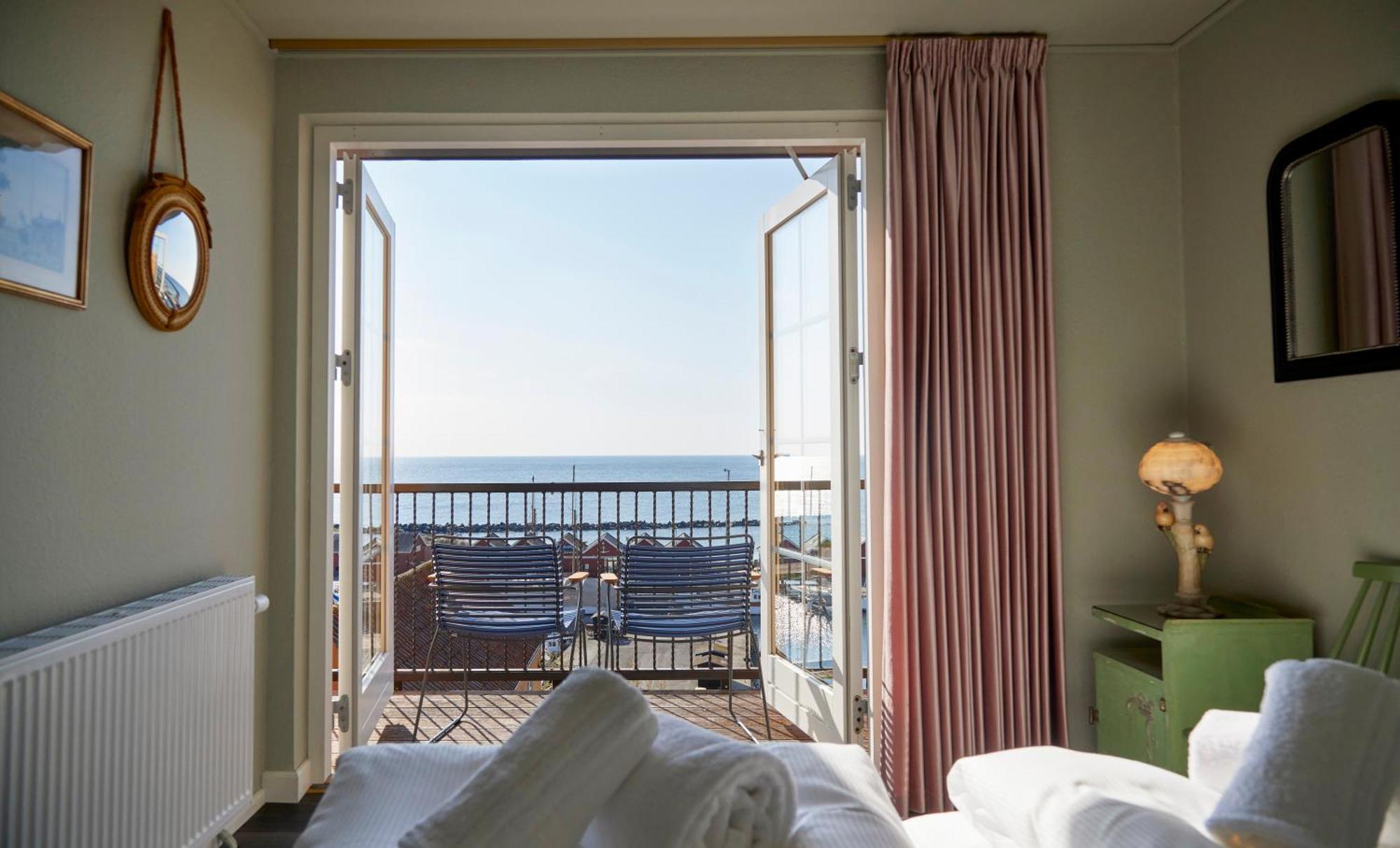 Hotel Kysten Hasle Bagian luar foto
