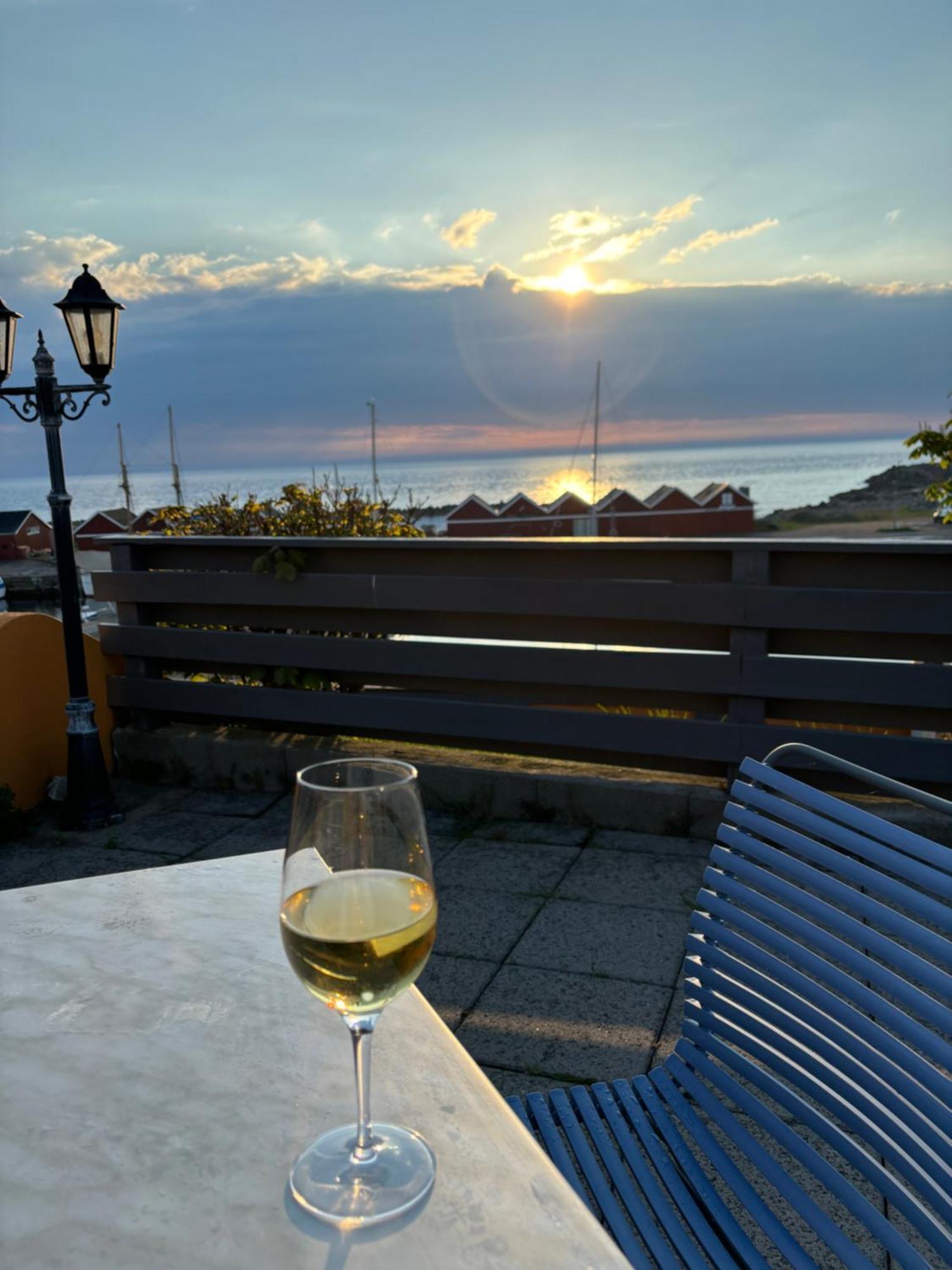 Hotel Kysten Hasle Bagian luar foto