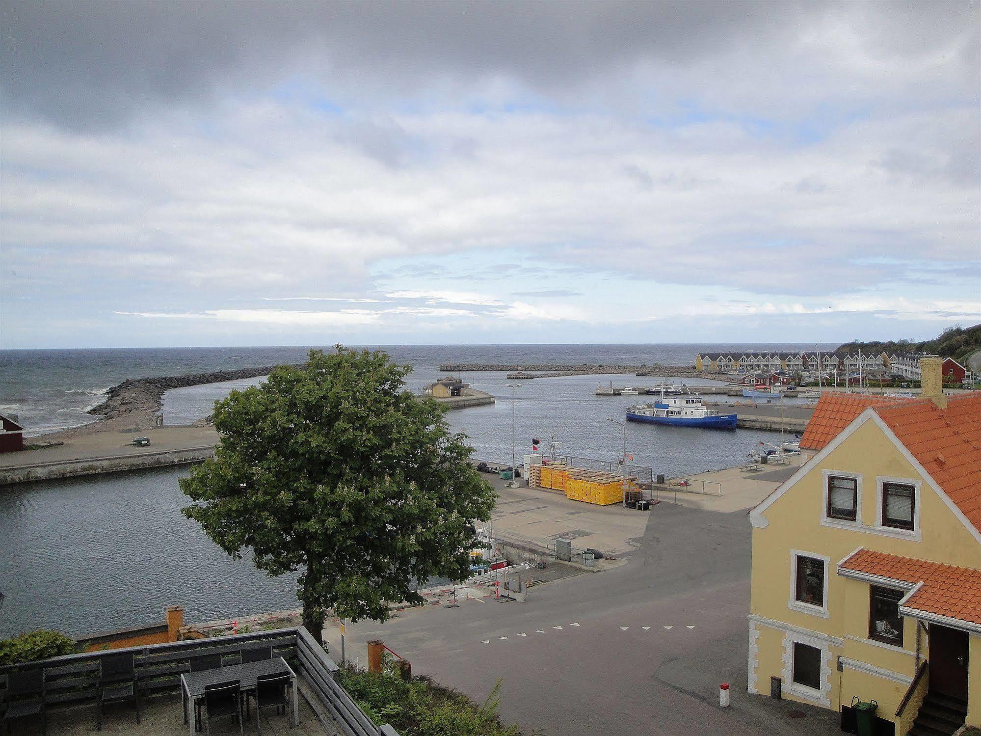 Hotel Kysten Hasle Bagian luar foto