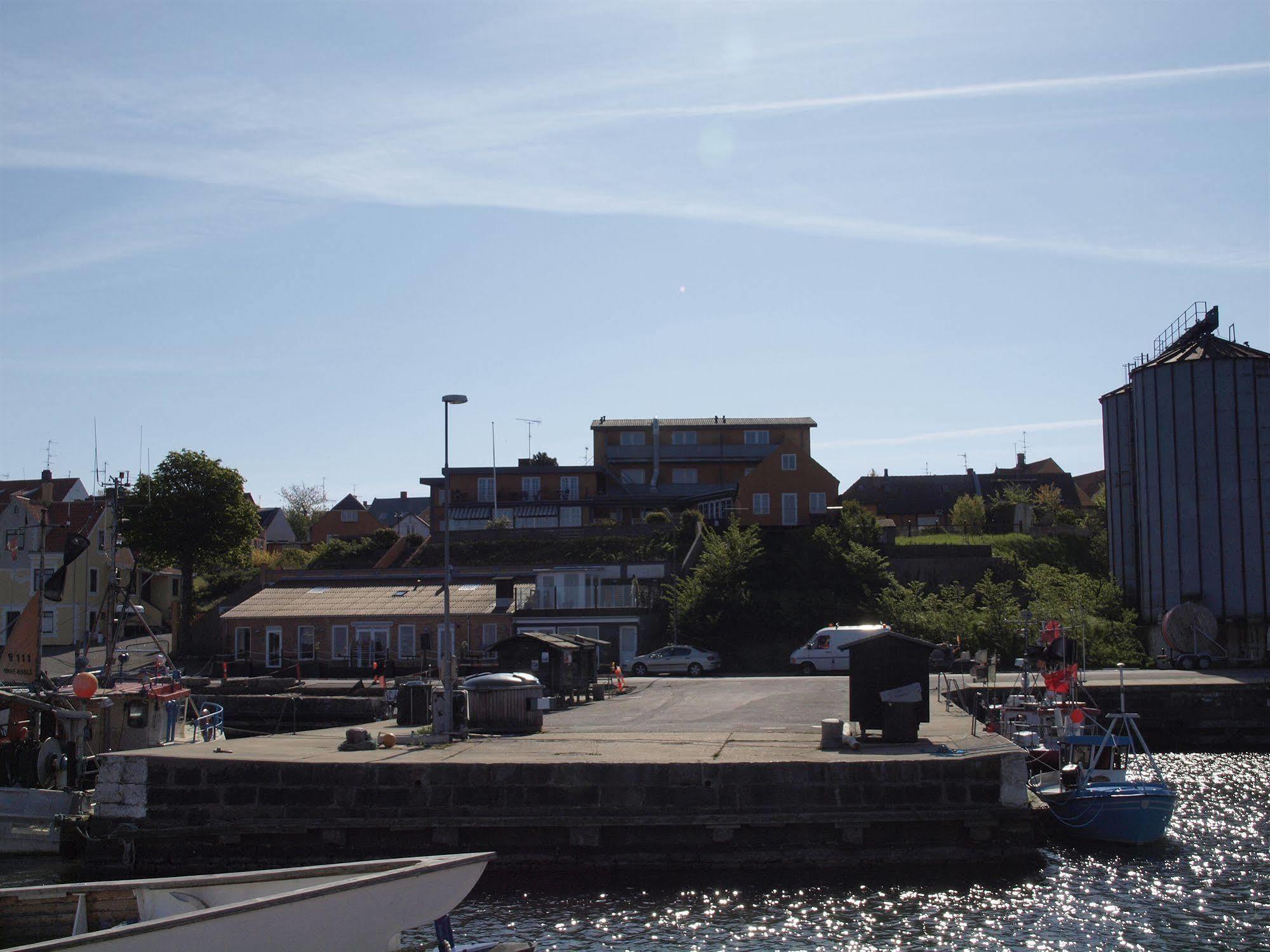 Hotel Kysten Hasle Bagian luar foto