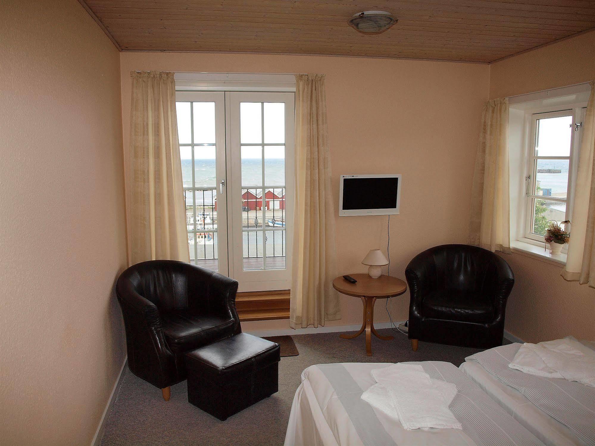 Hotel Kysten Hasle Bagian luar foto
