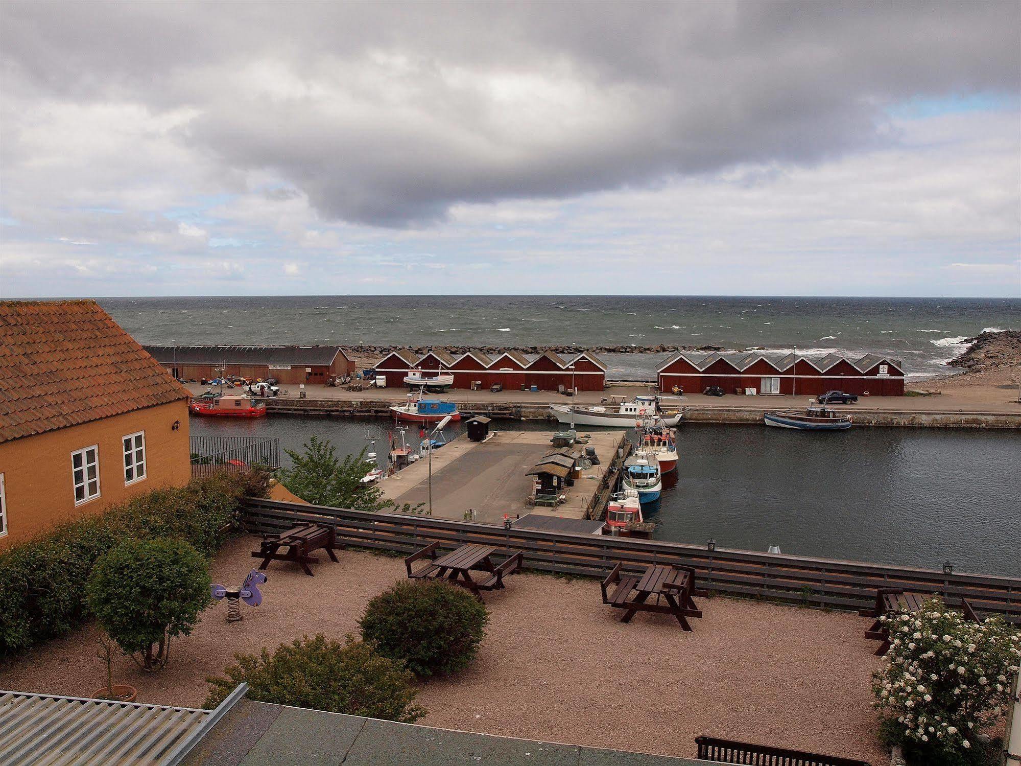 Hotel Kysten Hasle Bagian luar foto